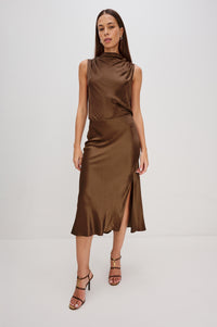 Rails Maya Midi Skirt- Espresso-Hand In Pocket
