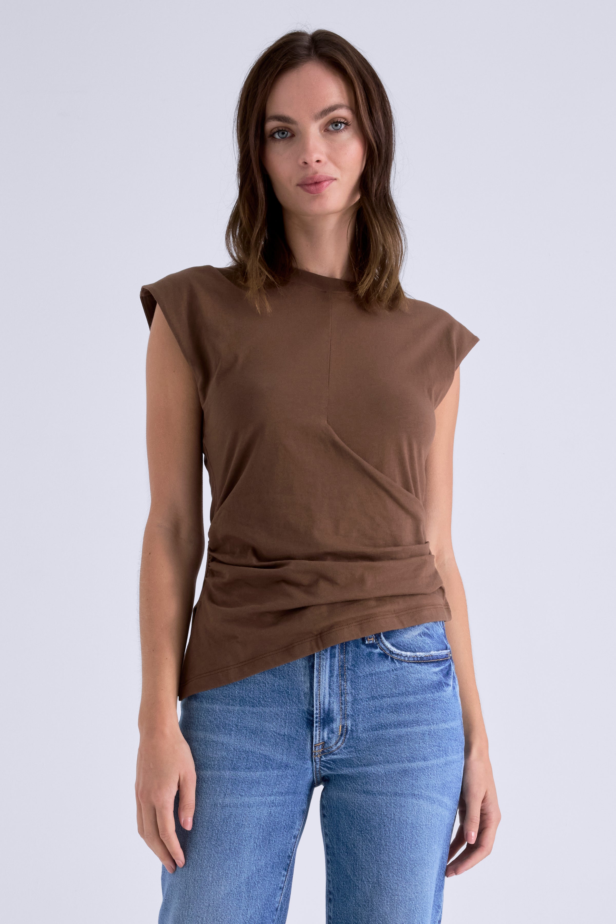 Pistola Nya Drapped Tee - Java-Hand In Pocket