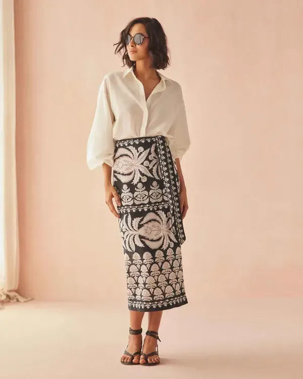 Omika Nero Blouse - Solid Coconut-Hand In Pocket