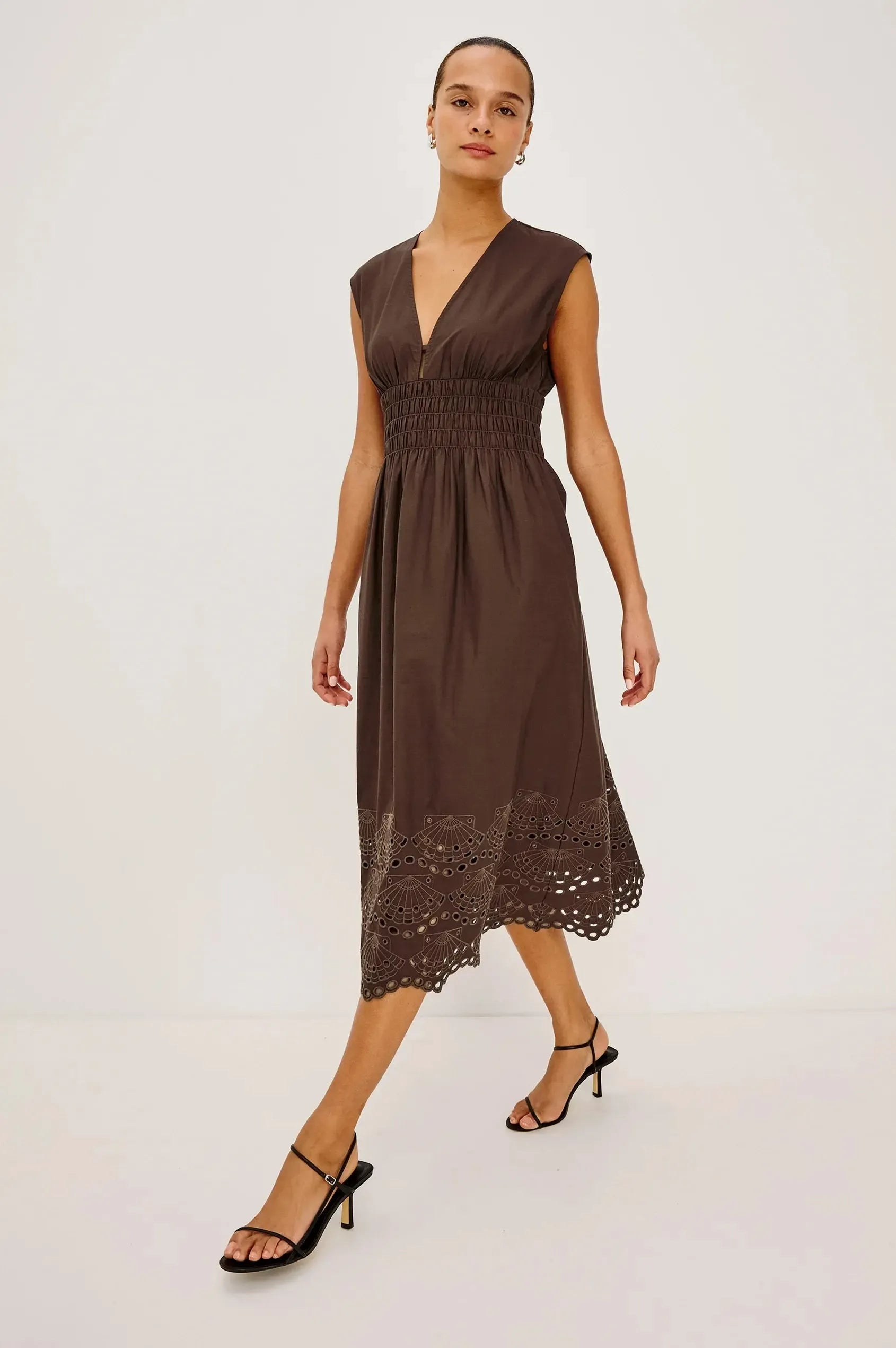 Rails Roxanne Dress - Espresso-Hand In Pocket