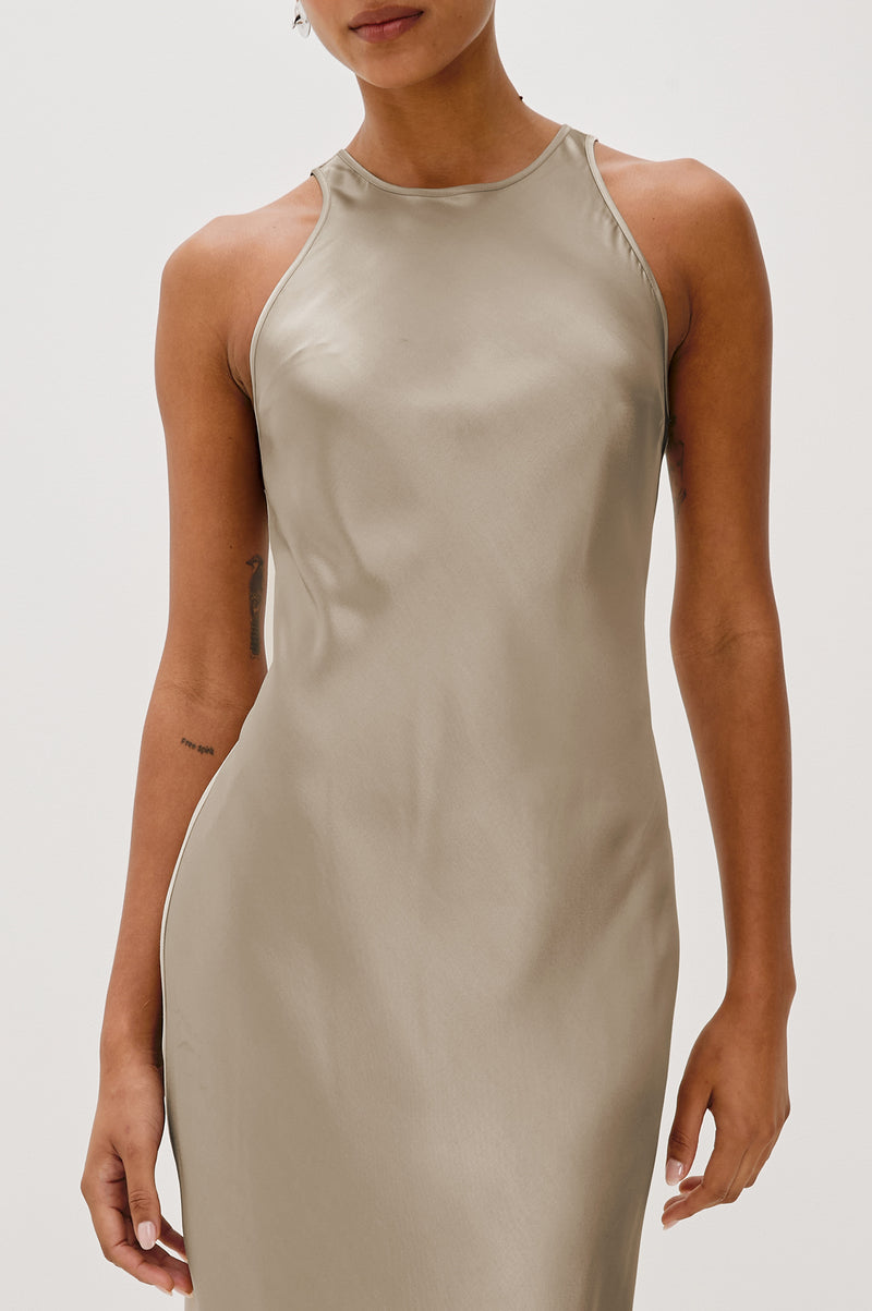 Rails Solene Dress -Mink-Hand In Pocket