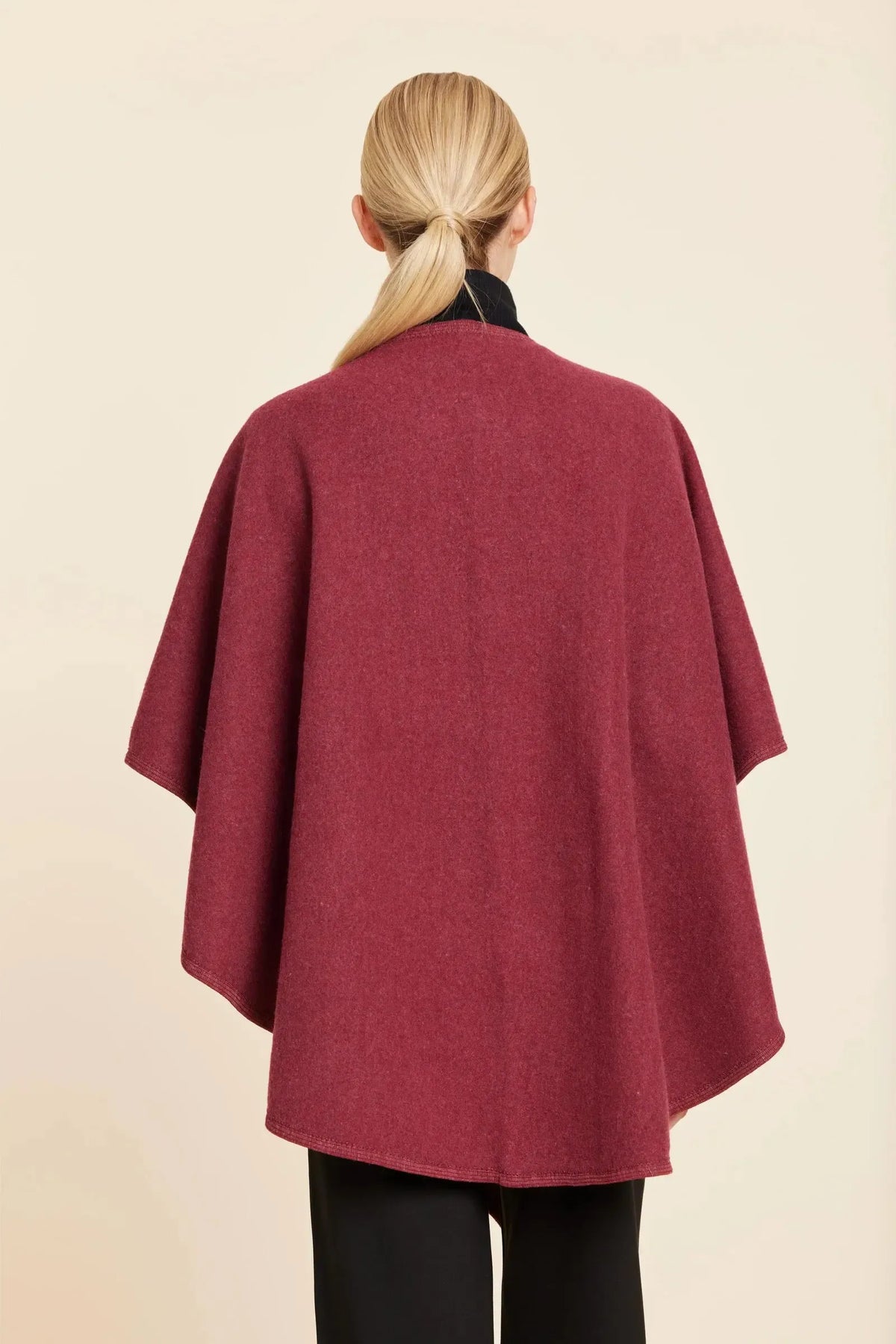 Dolce Cabo Knit Wrap - Burgundy-Hand In Pocket