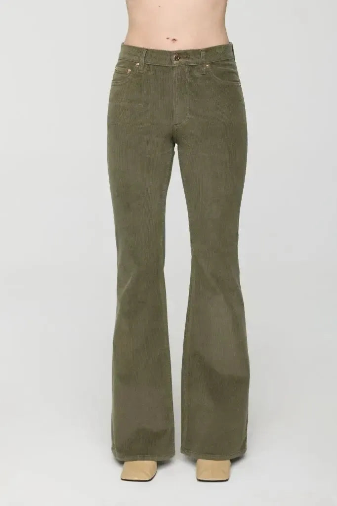Pistola Kinsley Mid Rise Ultra Flare - Sequoia-Hand In Pocket
