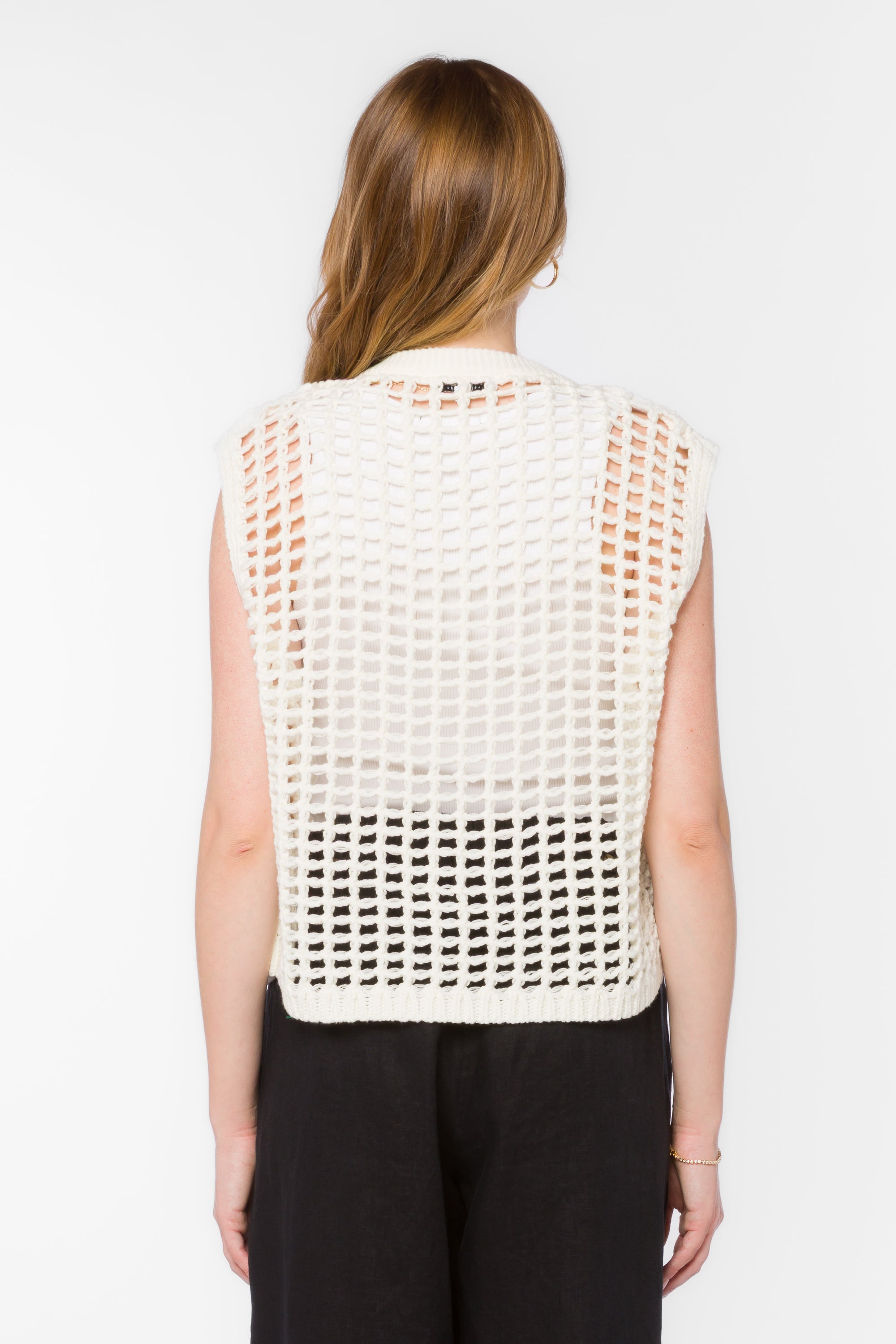 Velvet Heart Wren Vest - Optic White-Hand In Pocket