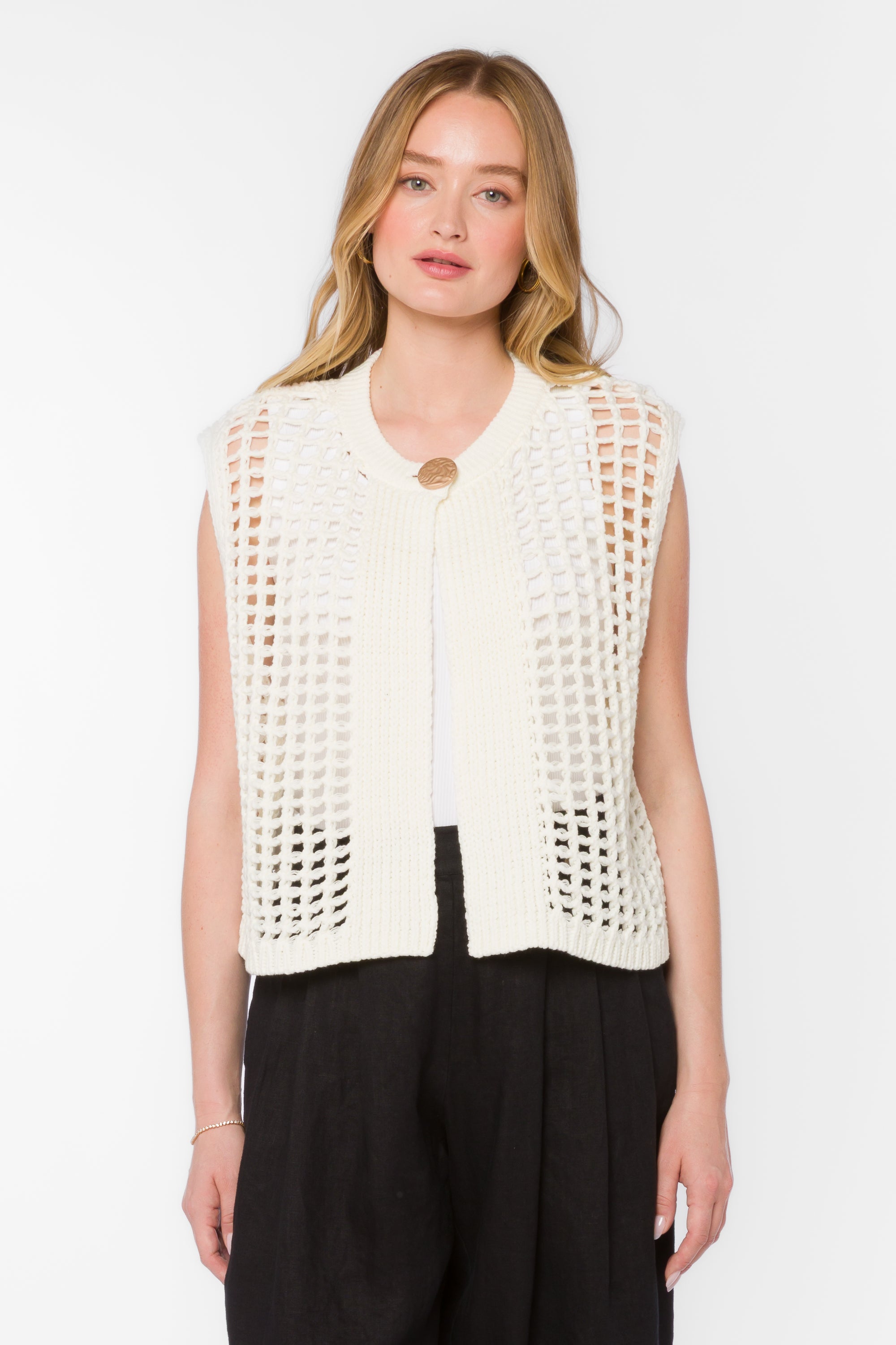 Velvet Heart Wren Vest - Optic White-Hand In Pocket