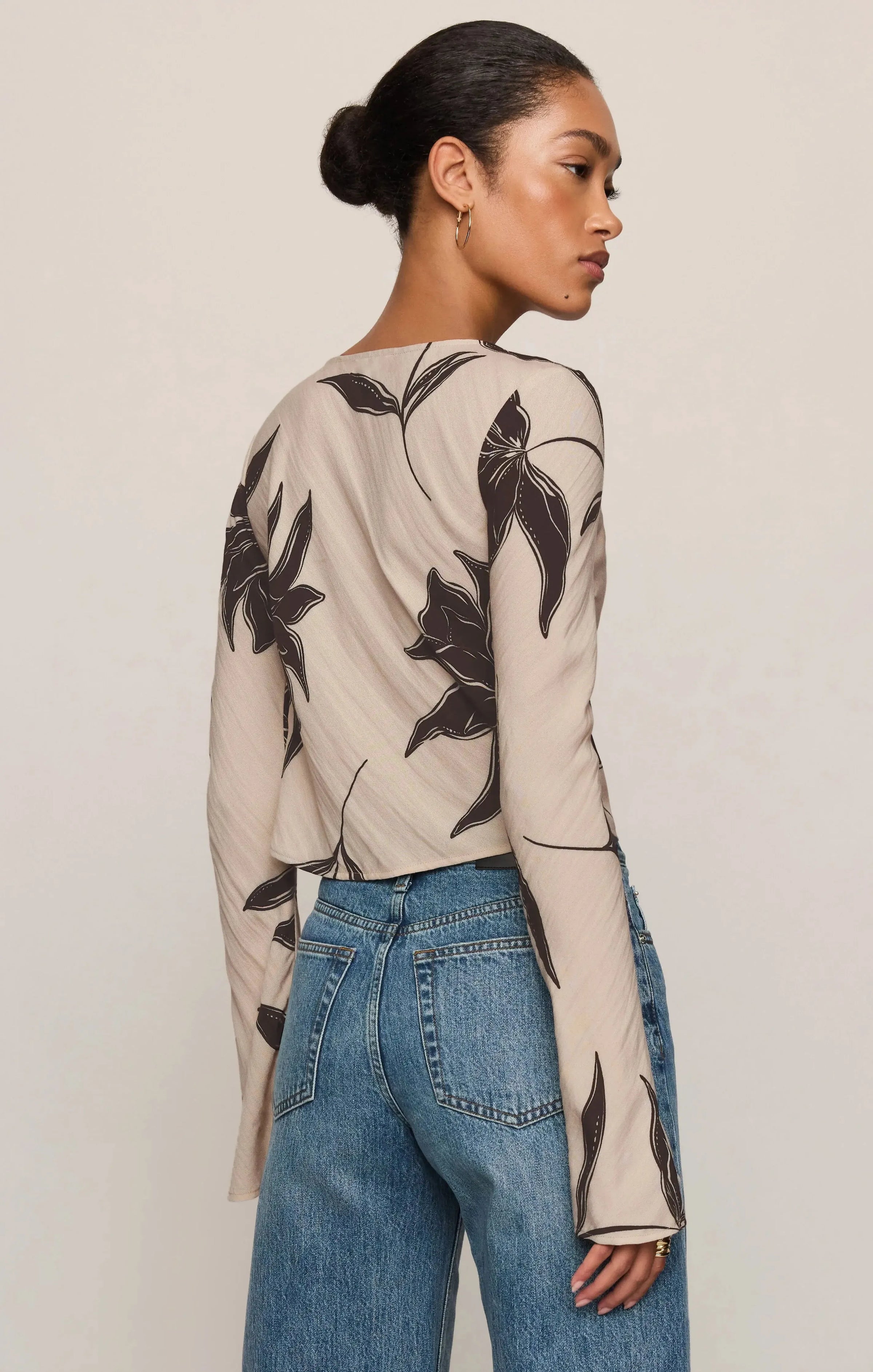 Z Supply Nia Clem Top - Soft Ecru-Hand In Pocket