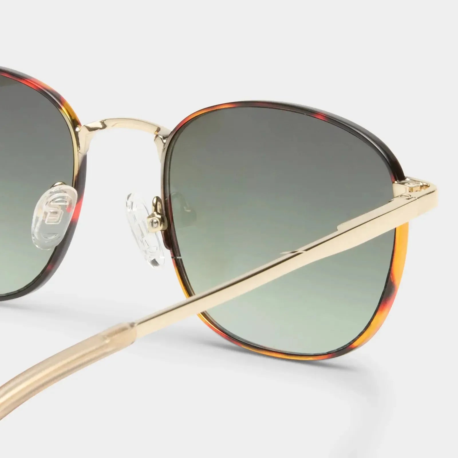 Le Specs Neptune Deux - Bright Gold/Tort-Hand In Pocket