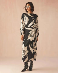 Omika Ayla Blouse - Audrey Nocturne-Hand In Pocket