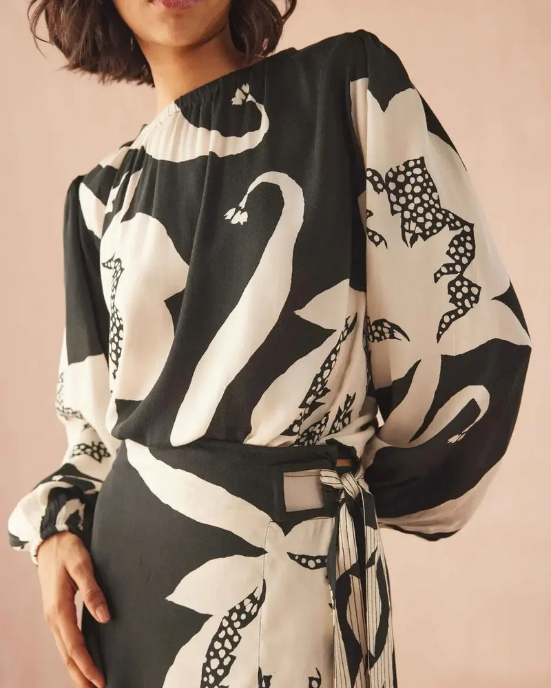 Omika Ayla Blouse - Audrey Nocturne-Hand In Pocket
