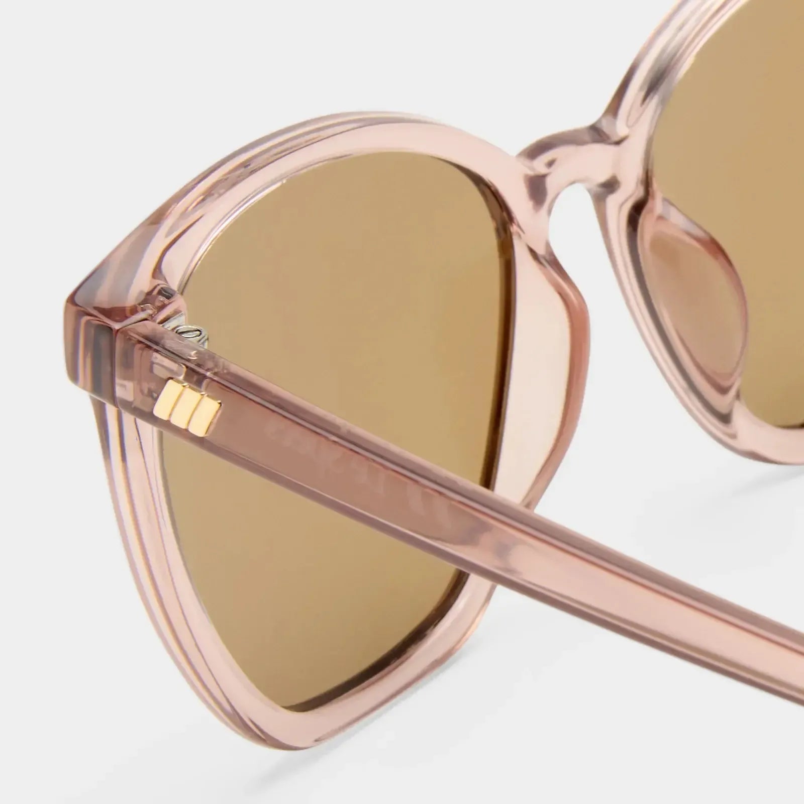 Le Specs Nirvana - Rosewater-Hand In Pocket
