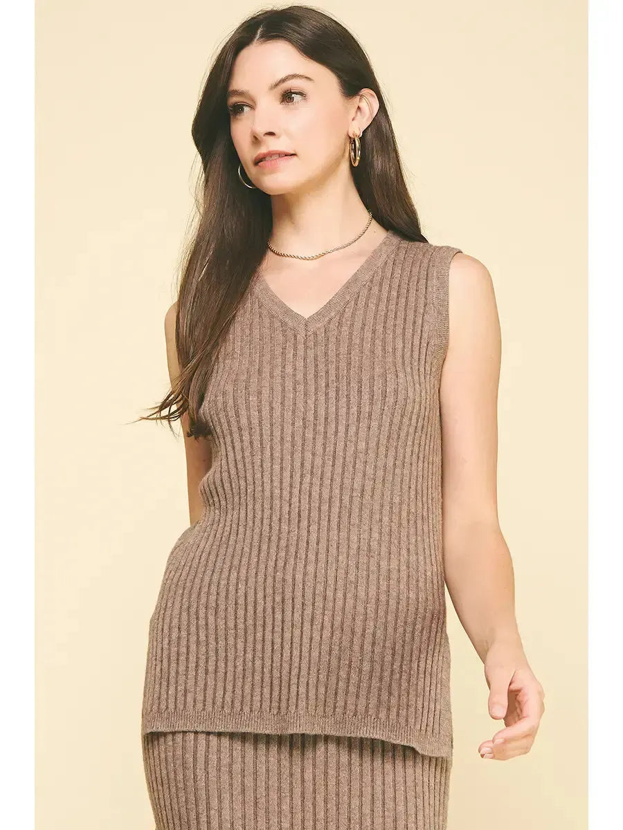 Zoe Sweater Vest- and Skirt Set- Taupe-Hand In Pocket
