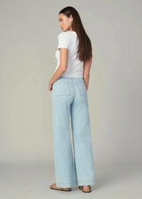 Joes Jeans The Mia w/ Slant Pockets- Like Minded-Hand In Pocket