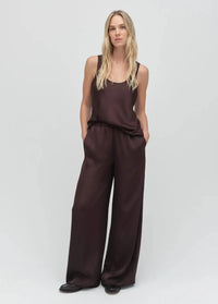 Favorite Daughter The Everything Wide Leg Pant - Espresso-Hand In Pocket