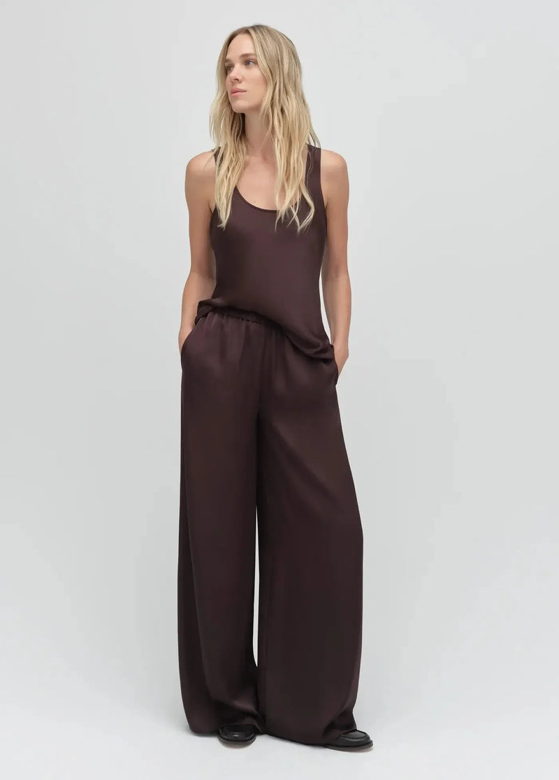 Favorite Daughter The Everything Wide Leg Pant - Espresso-Hand In Pocket