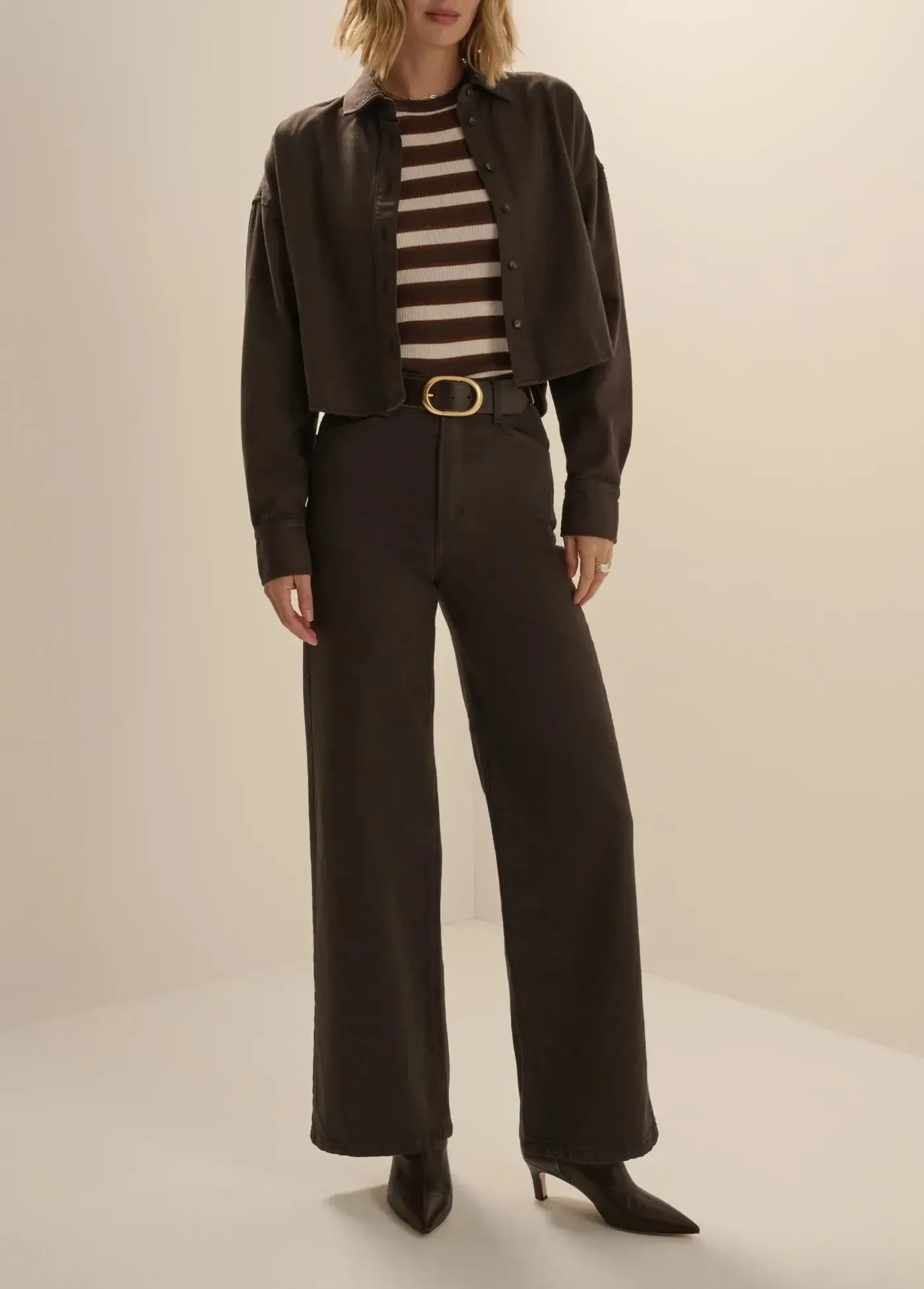 Favorite Daughter The Mischa Wide Leg Ankle - Espresso-Hand In Pocket