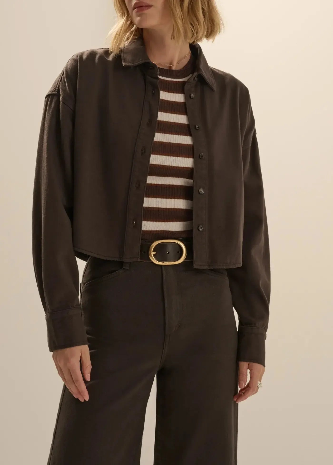 Favorite Daughter The Crop Ex Boyfriend Shirt - Espresso-Hand In Pocket