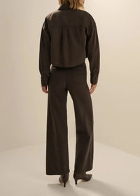 Favorite Daughter The Crop Ex Boyfriend Shirt - Espresso-Hand In Pocket