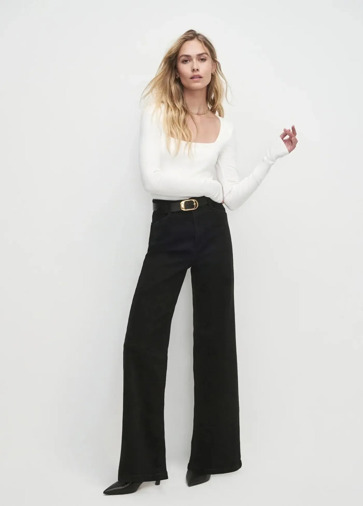 Favorite Daughter Mischa Wideleg Pant- Onyx-Hand In Pocket