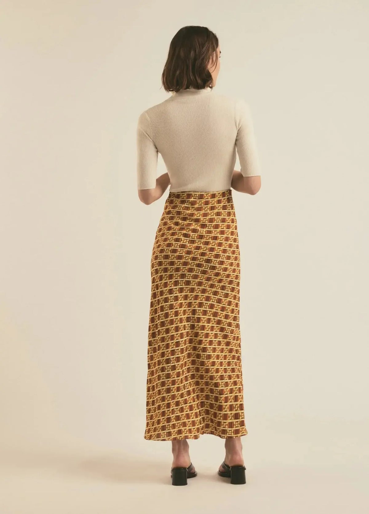 Favorite Daughter The Amelia Top -Ivory-Hand In Pocket