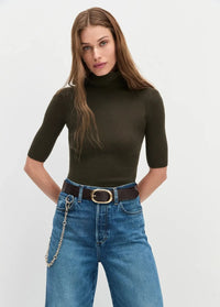 Favorite Daughter The Amelia Top - Smoketree-Hand In Pocket