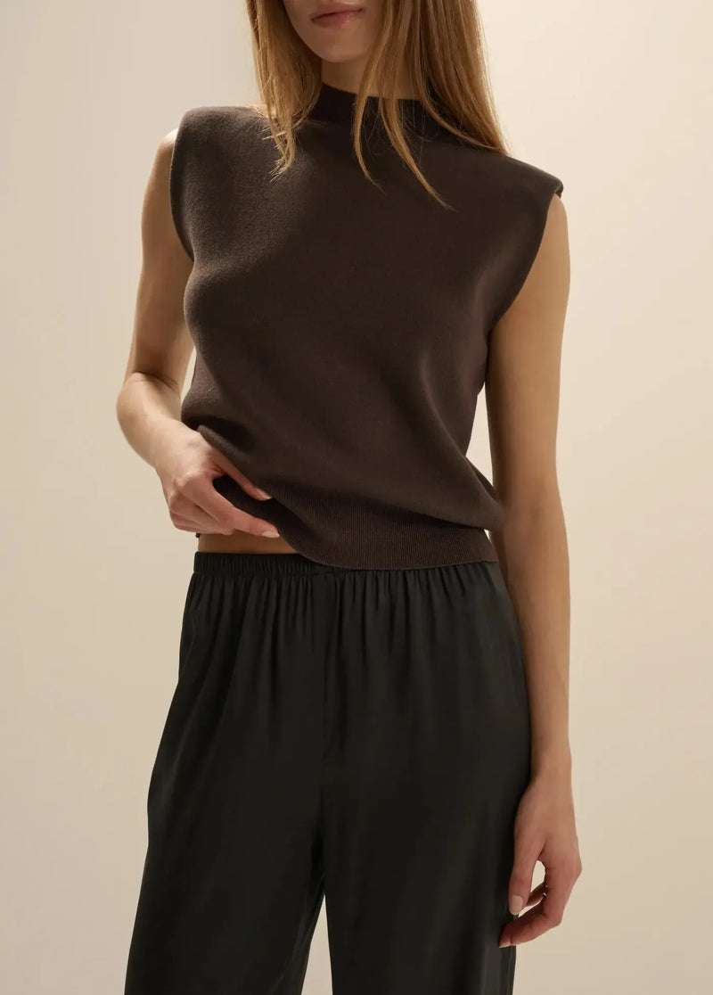 Favorite Daughter The Whitney Top - Espresso-Hand In Pocket