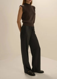 Favorite Daughter The Whitney Top - Espresso-Hand In Pocket