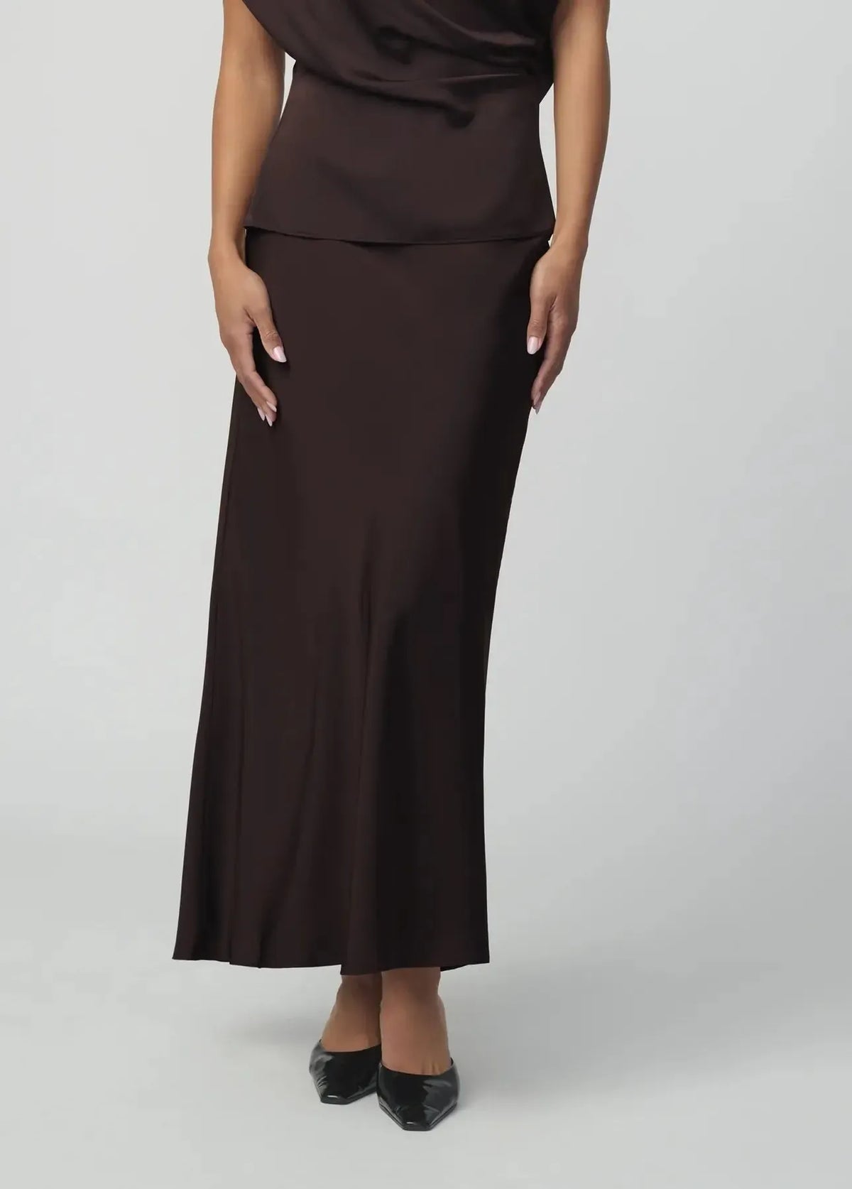 Joe's Jeans The Ines Maxi Skirt - Espresso-Hand In Pocket