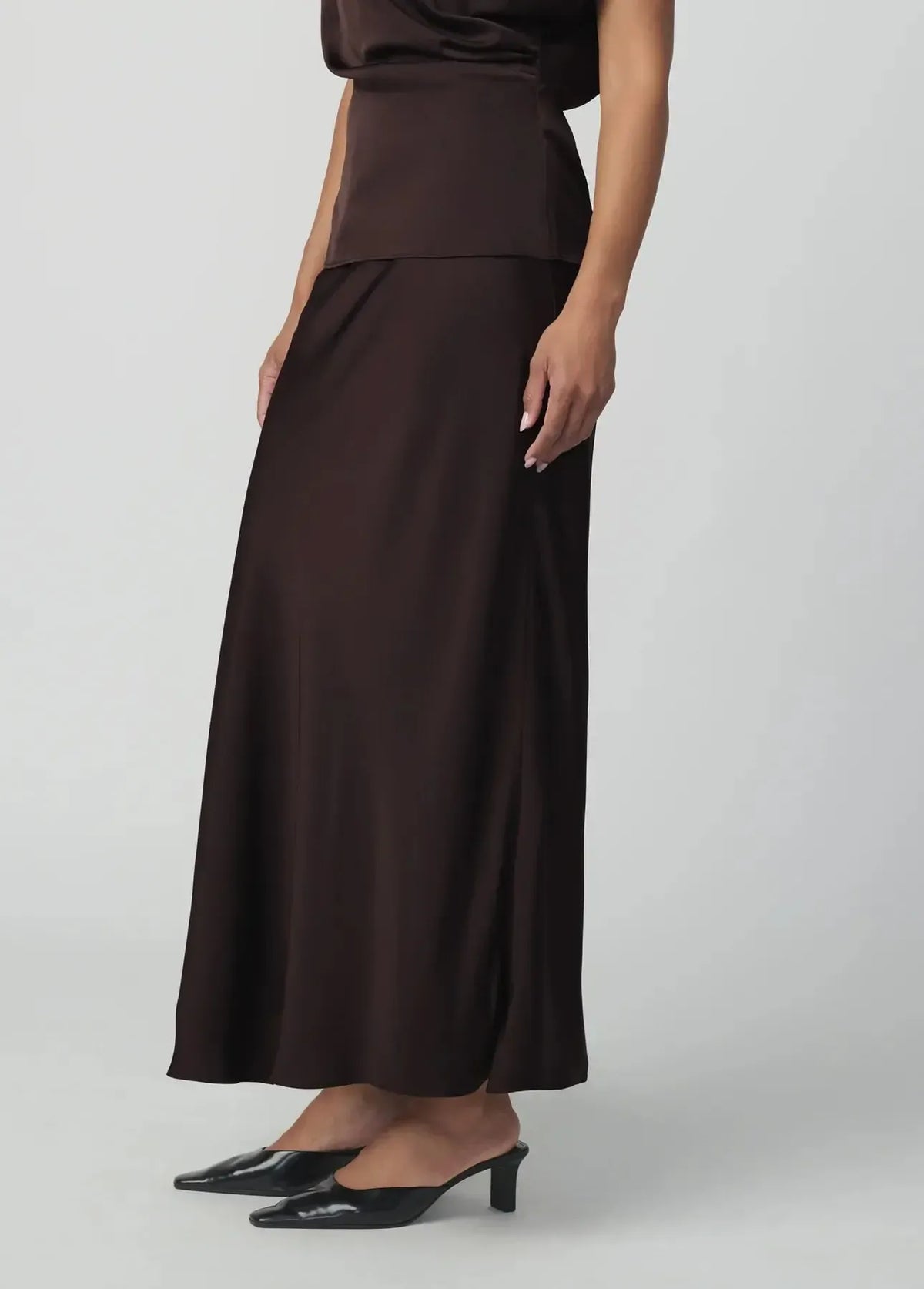 Joe's Jeans The Ines Maxi Skirt - Espresso-Hand In Pocket
