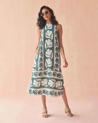 Omika Maggie Midi - Gwen Palm-Hand In Pocket