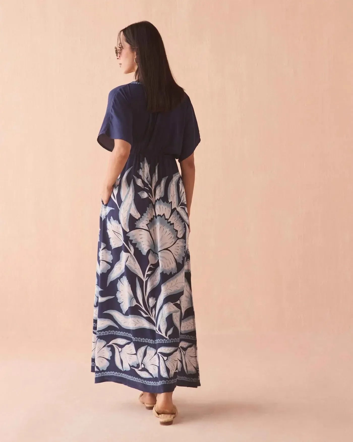 Omika Pia Caftan - Adelaide-Hand In Pocket