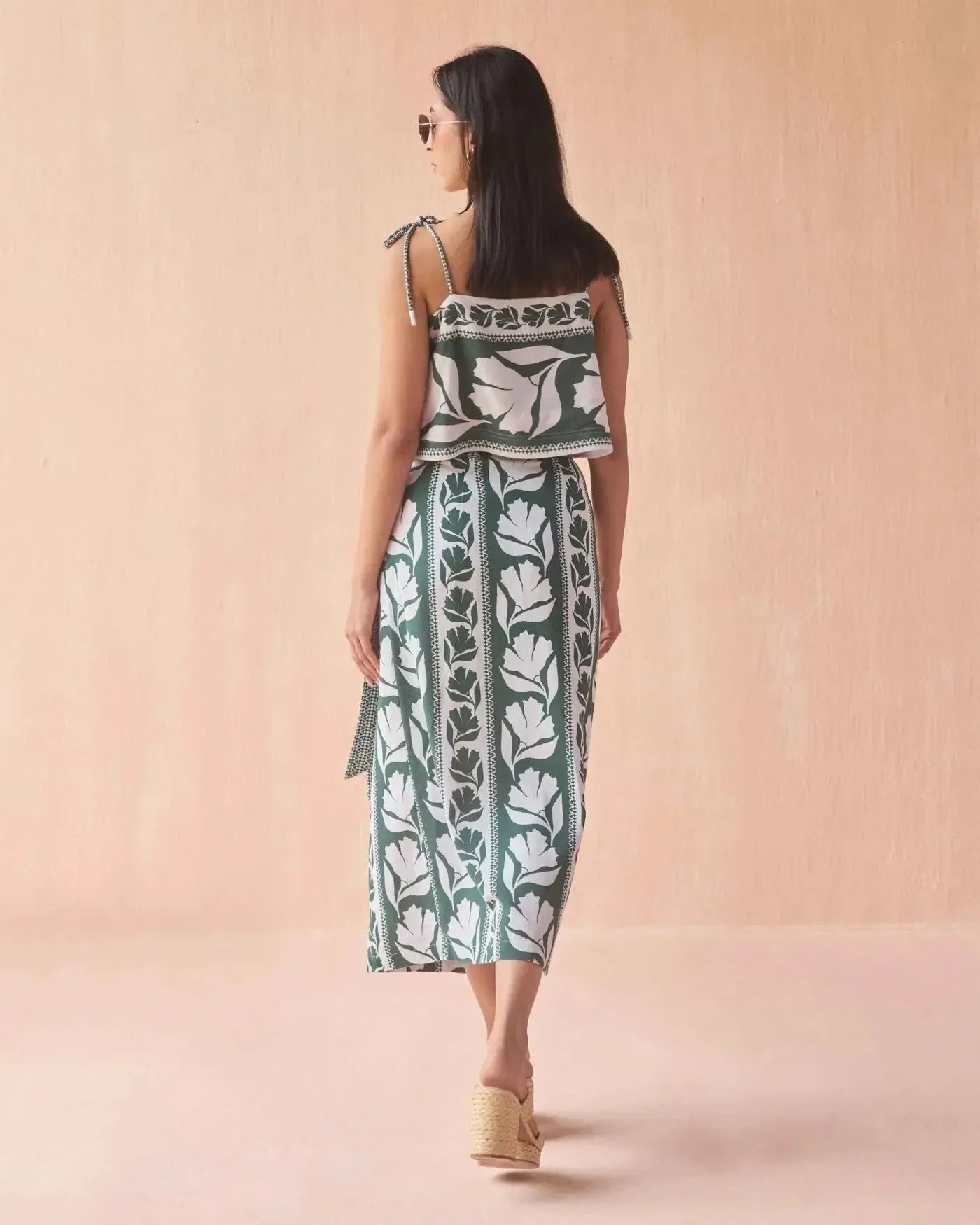 Omika Sammi Midi Skirt - Gwen Palm-Hand In Pocket