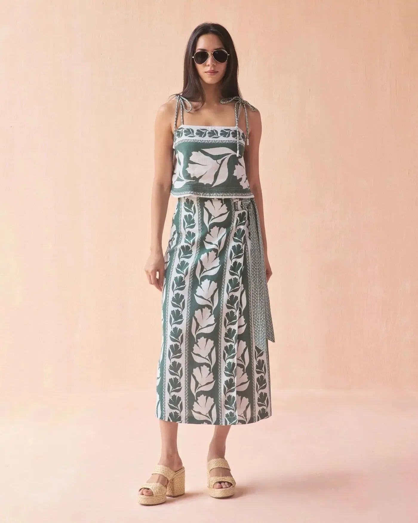 Omika Sammi Midi Skirt - Gwen Palm-Hand In Pocket