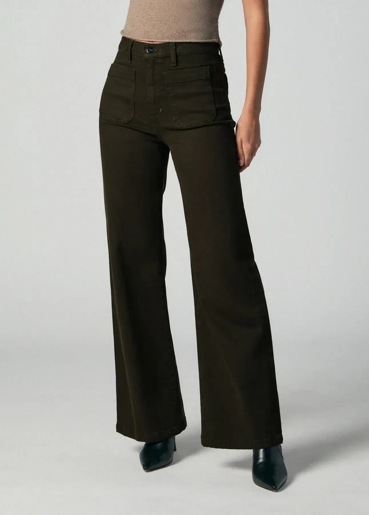 Joe's Jeans The Mia Patch Pocket - Olive-Hand In Pocket