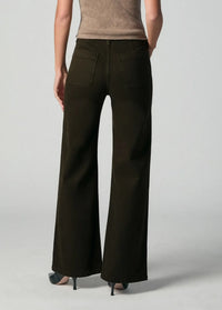 Joe's Jeans The Mia Patch Pocket - Olive-Hand In Pocket