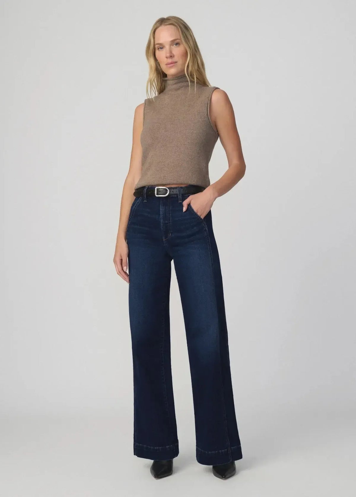 Joe's Jeans The Mia Paneled Trouser - Fascinate-Hand In Pocket