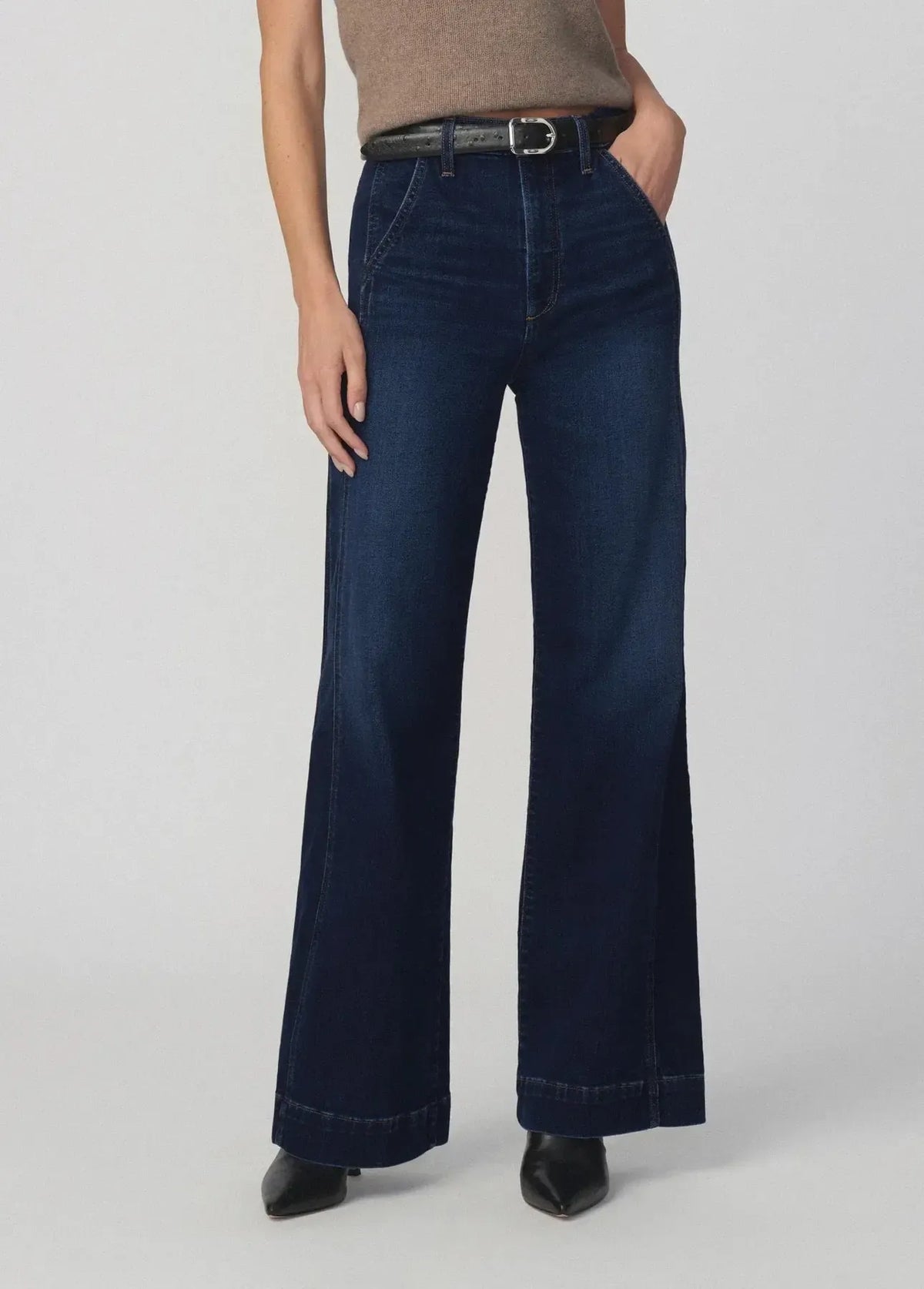 Joe's Jeans The Mia Paneled Trouser - Fascinate-Hand In Pocket