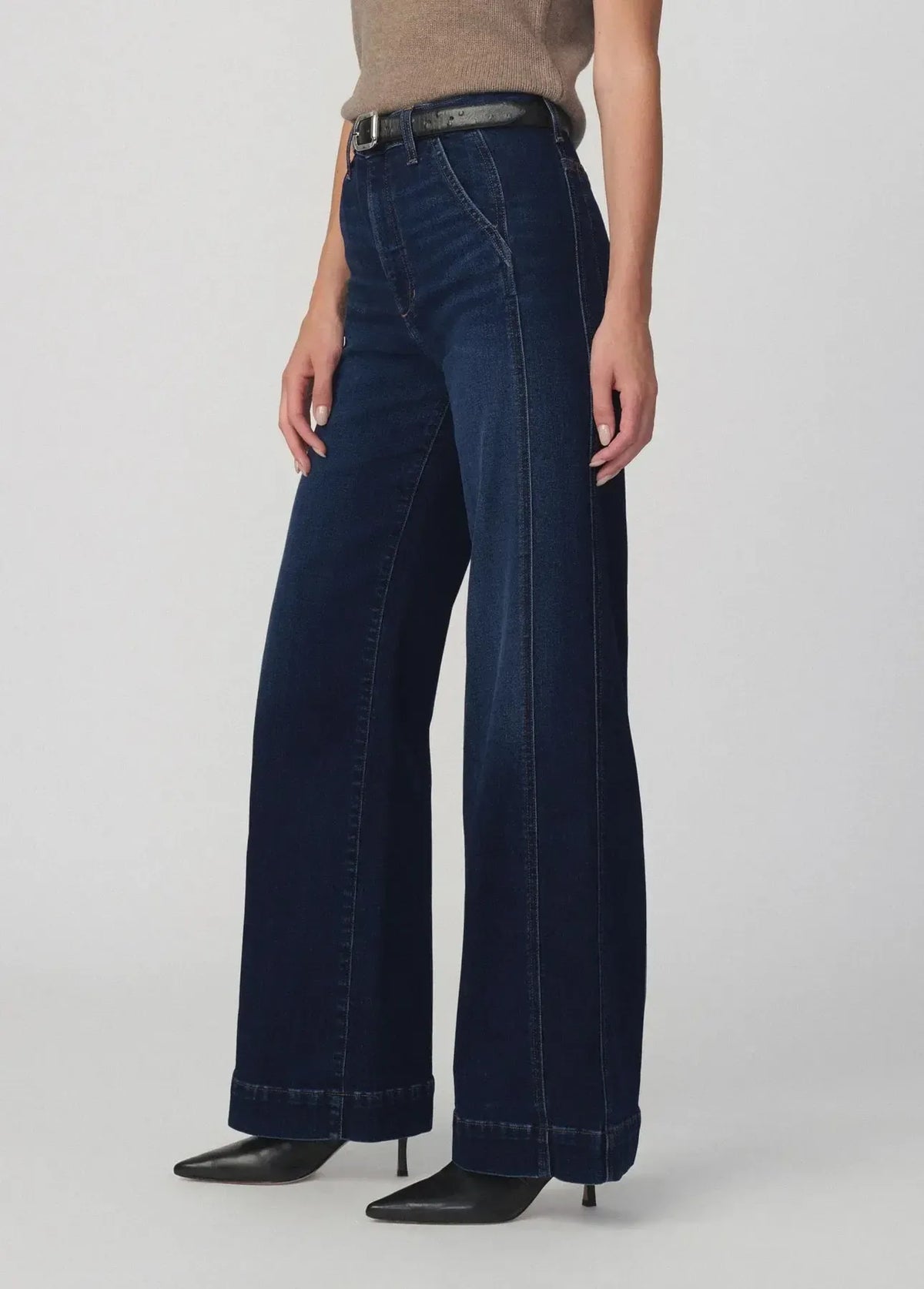 Joe's Jeans The Mia Paneled Trouser - Fascinate-Hand In Pocket
