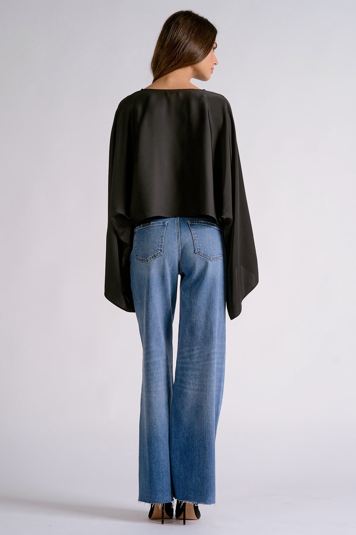 Elan Audrey Cropped Top - Black-Hand In Pocket