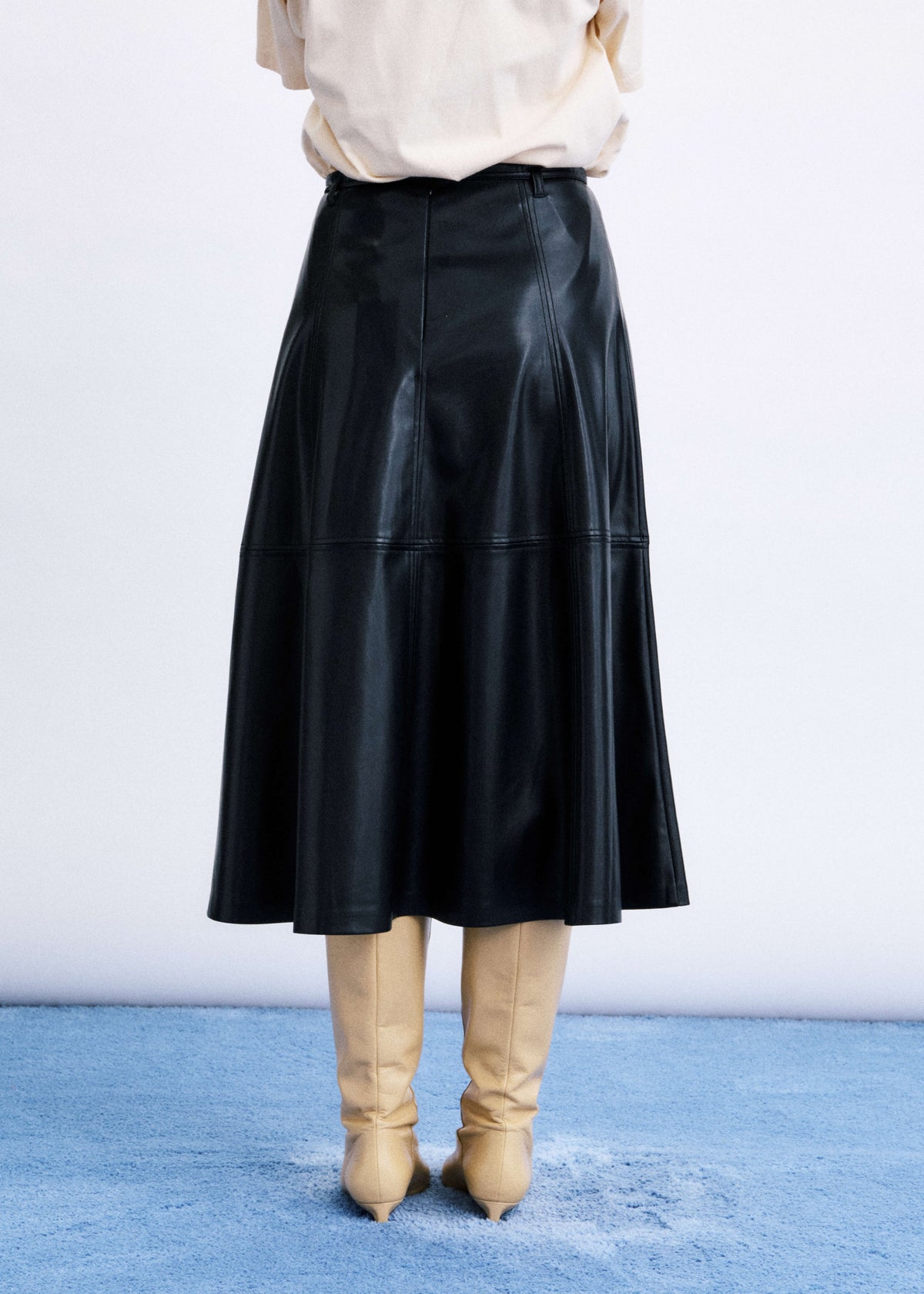 FRNCH Mokpo Skirt - Noir-Hand In Pocket