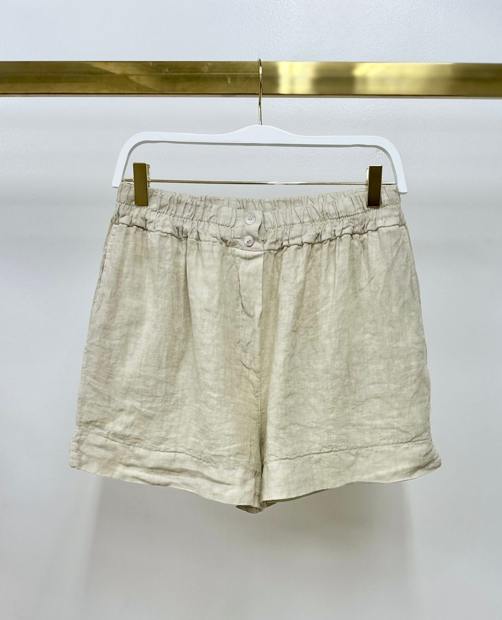 Milio Linen Shorts- Beige-Hand In Pocket