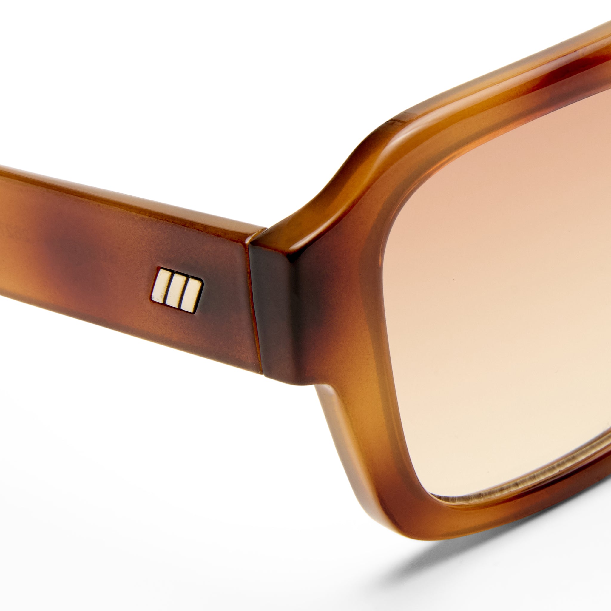 Le Specs Subzero+ - Vintage Tort-Hand In Pocket