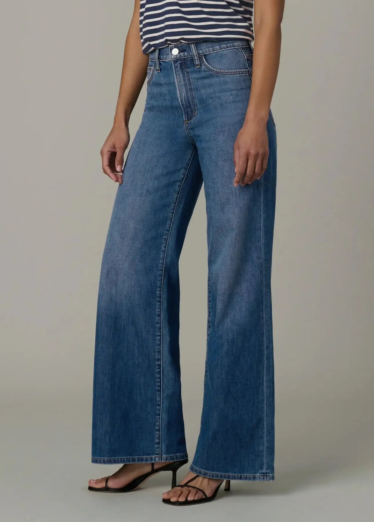 Joe's Jeans The Mia High Rise Wide Leg Ankle - Fortunate-Hand In Pocket