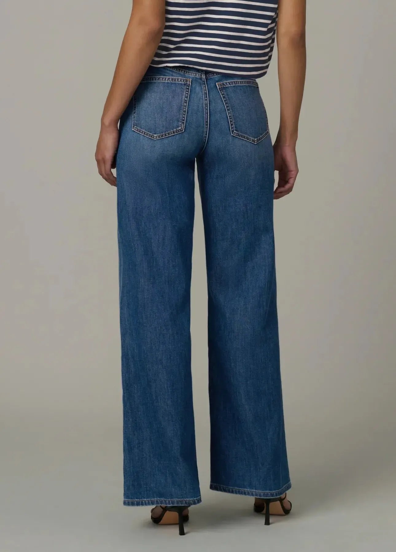Joe's Jeans The Mia High Rise Wide Leg Ankle - Fortunate-Hand In Pocket