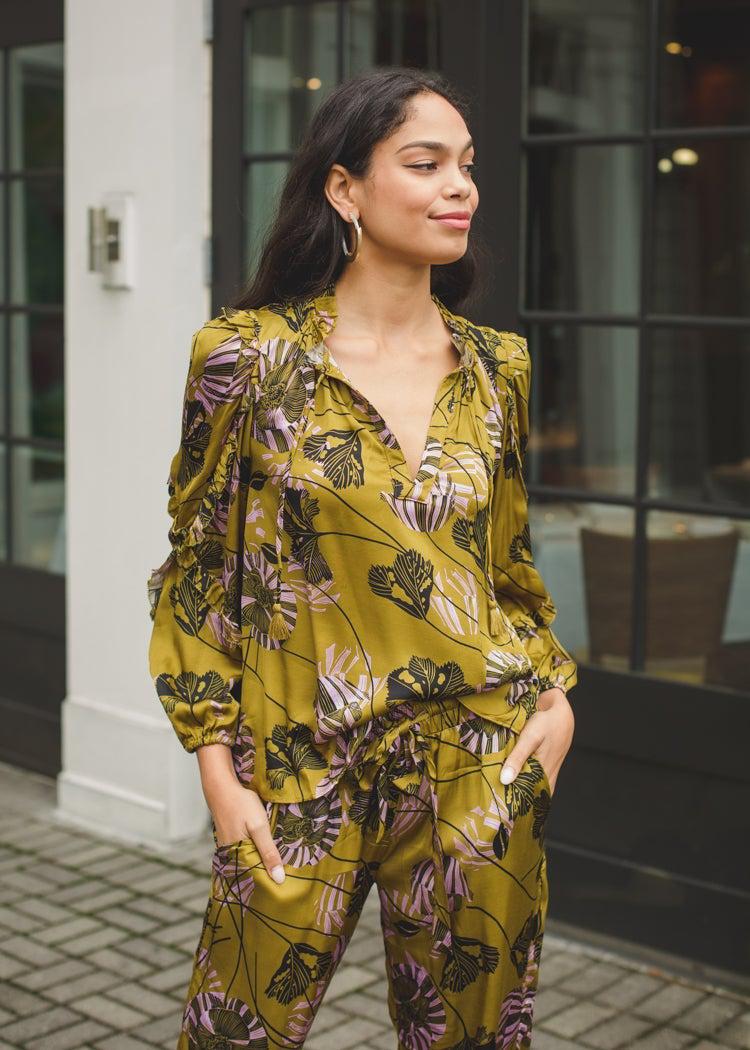 Karlie Solina Floral V Neck Long Sleeve Top-Hand In Pocket