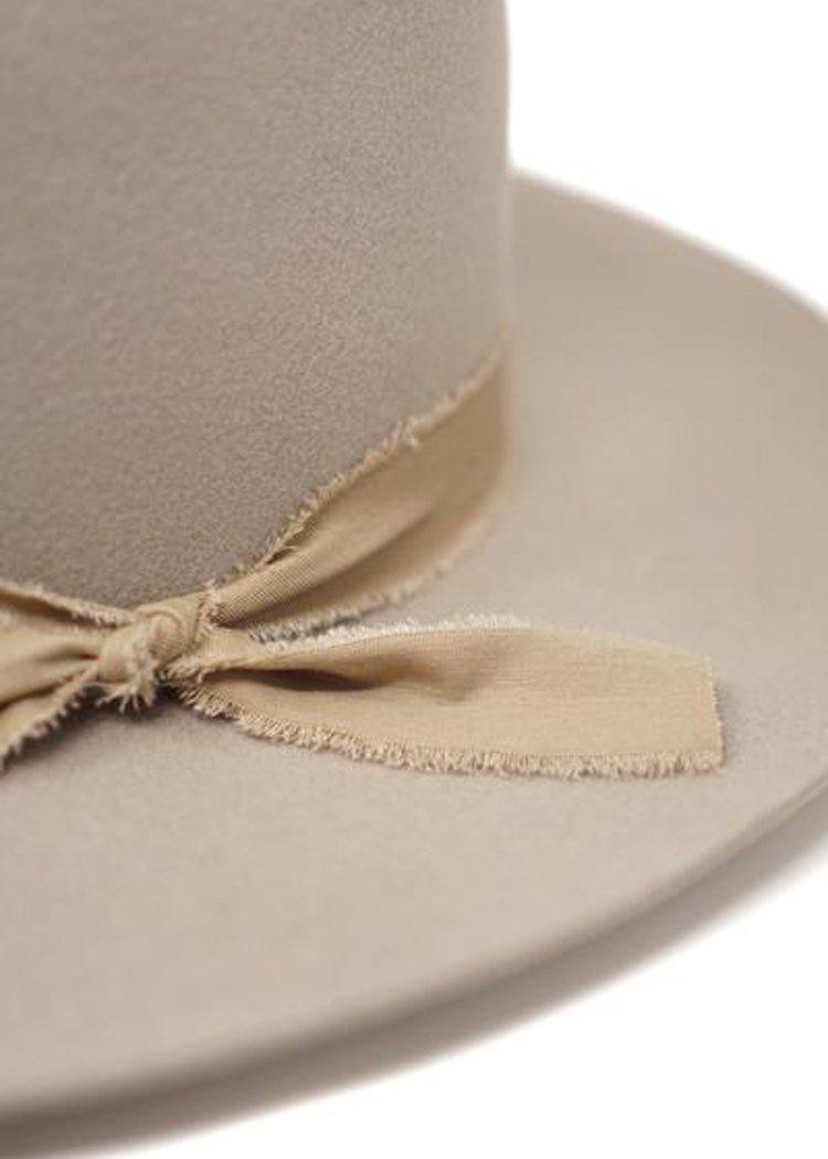Olive + Pique Kaia Wool Felt Rancher Hat-Hand In Pocket