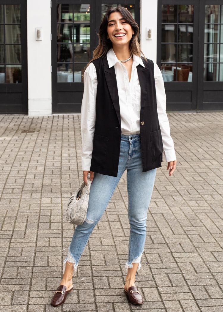 Pistola Audrey Mid Rise Skinny Crop - Sierra Distressed-Hand In Pocket