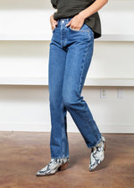Agolde Lana Mid Rise Full Length Straight - Sphere-Hand In Pocket