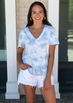 Z Supply Cotton Cloud Tie Dye Tee- Light Blue-Hand In Pocket