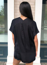 Karlie Bondi Tunic- Noir-Hand In Pocket