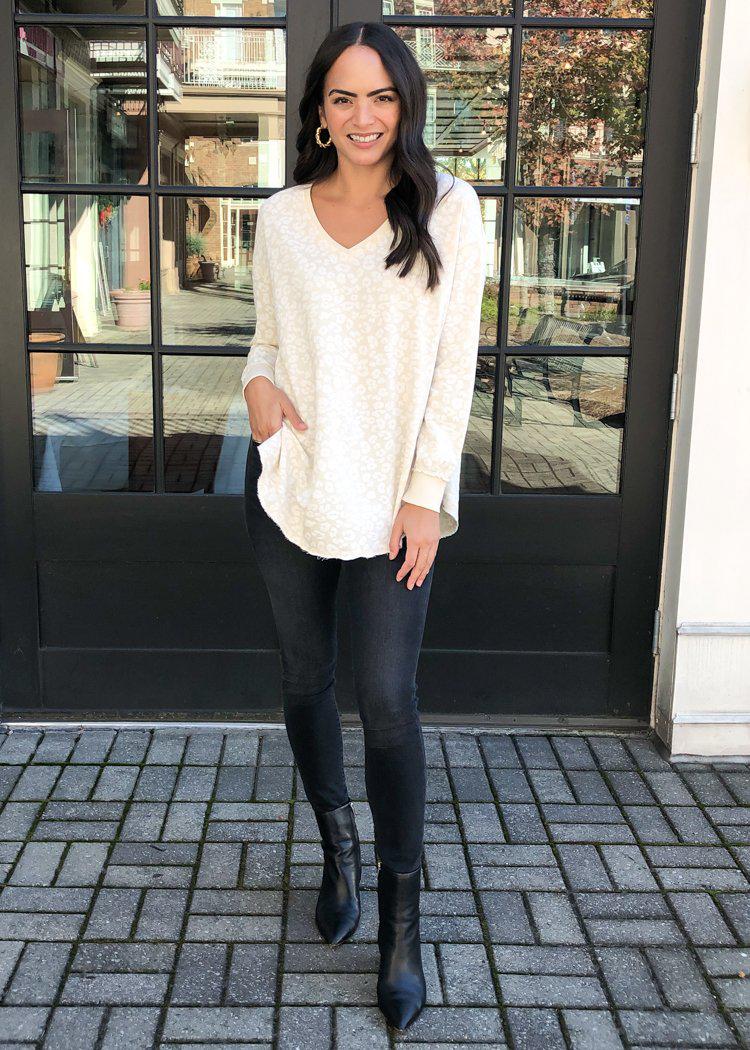V Neck Leopard Weekender Pullover-Hand In Pocket